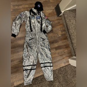 Adult unisex astronaut costume with NASA hat